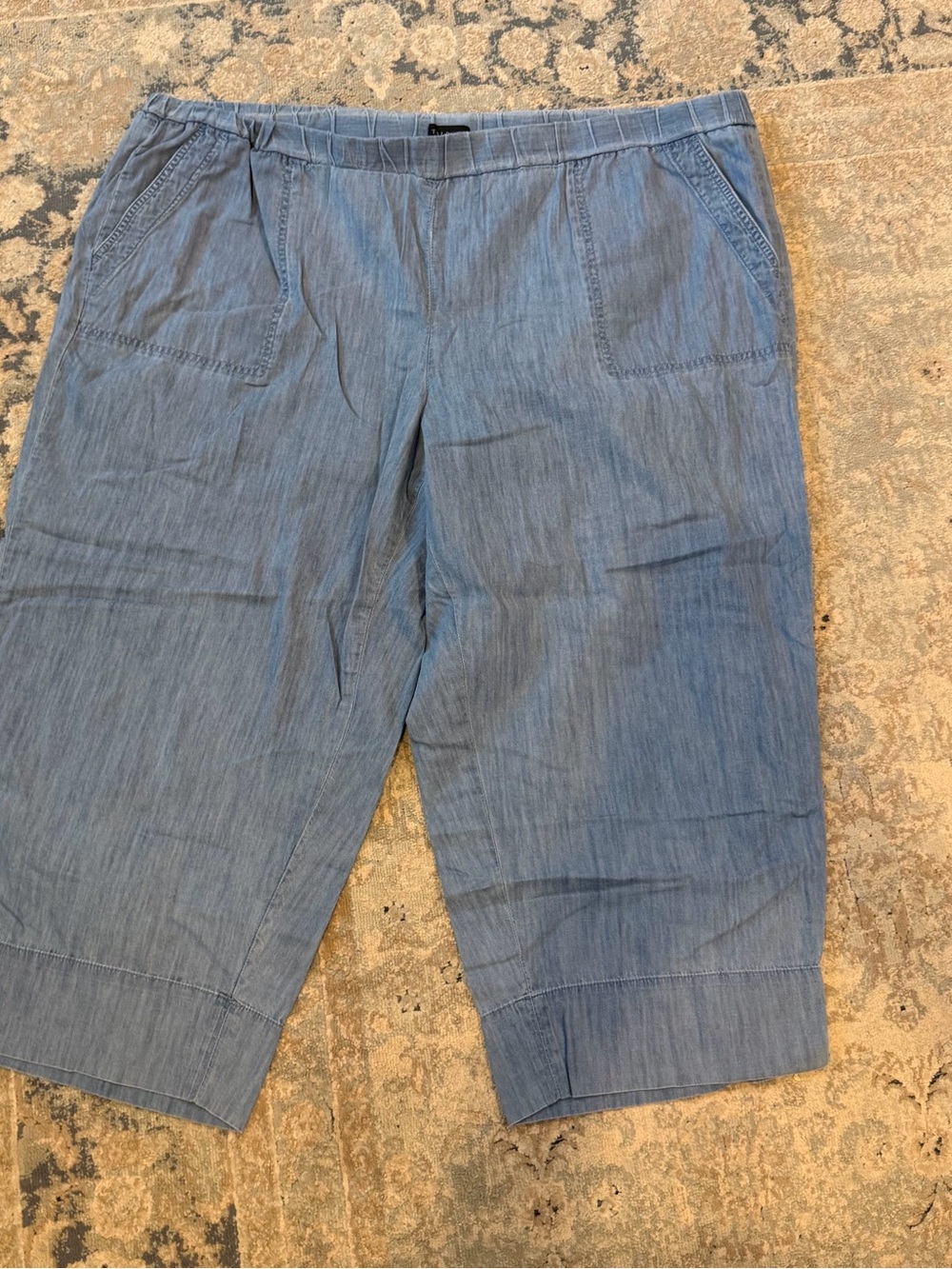 Talbots Light Blue Chambray Capri Pants
